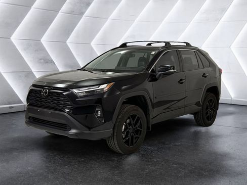 Used 2025 Toyota RAV4 XLE Premium FWD image 3