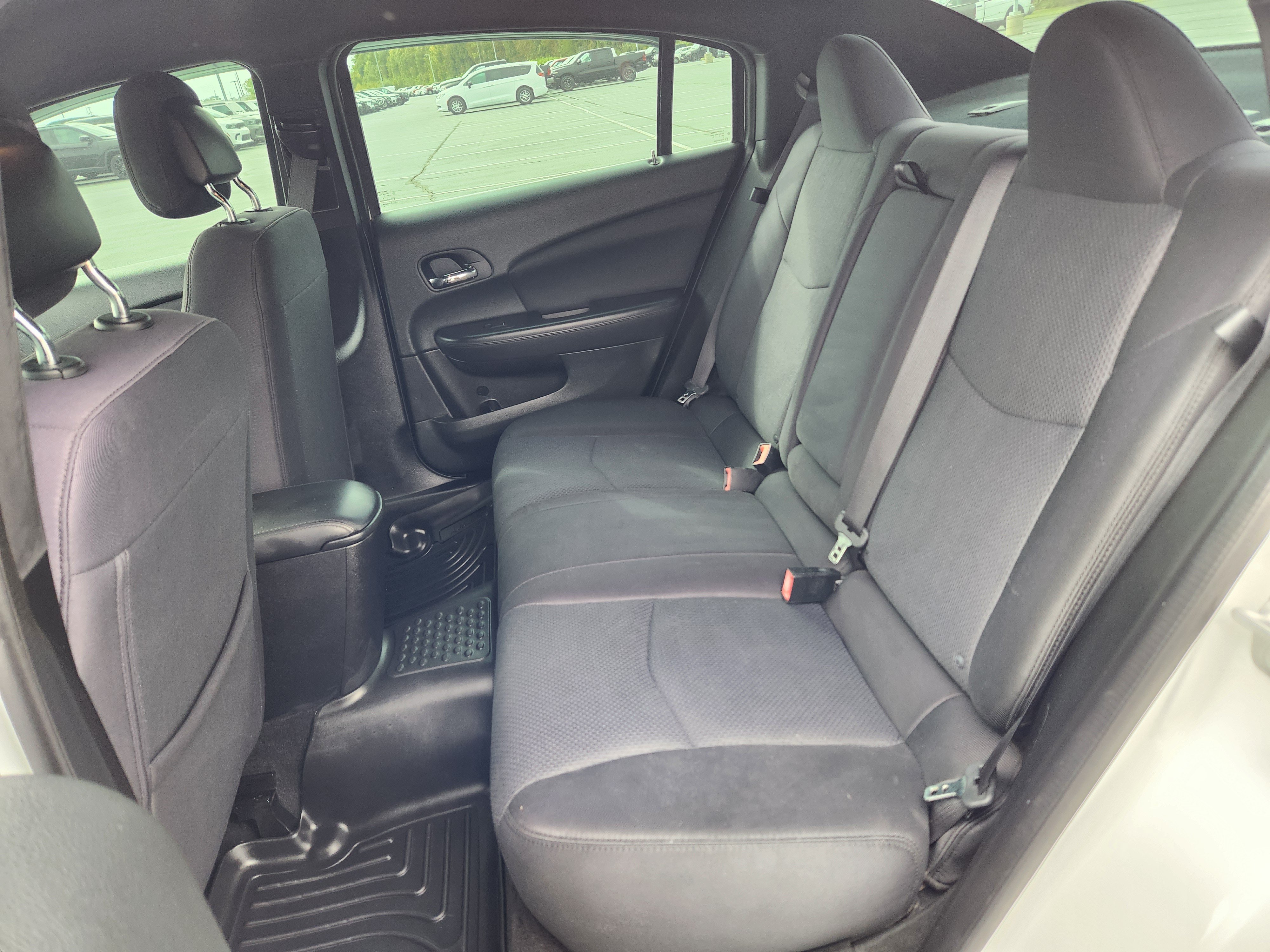 Used 2014 Chrysler 200 LX FWD image 11