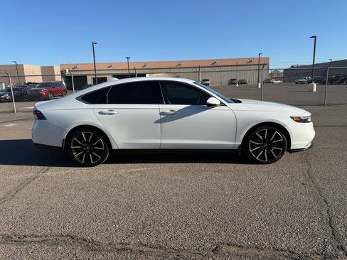 Used 2023 Honda Accord Touring image 4