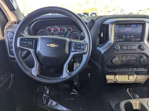 Used 2020 Chevrolet Silverado 1500 LT image 16