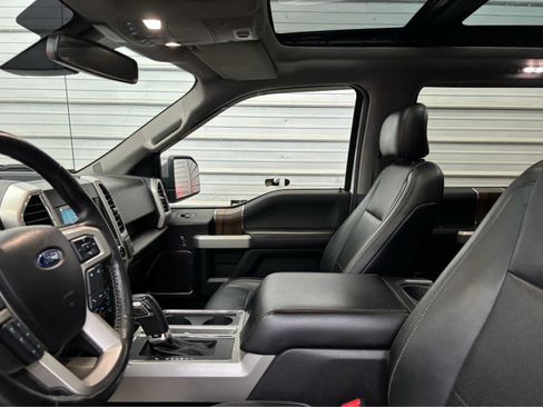 Used 2017 Ford F150 Lariat w/ Equipment Group 502A Luxury image 20