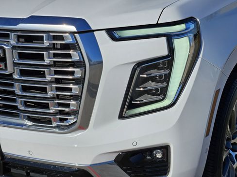 Used 2025 GMC Yukon XL Denali image 9
