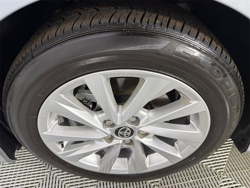 Used 2023 Toyota Camry LE image 11