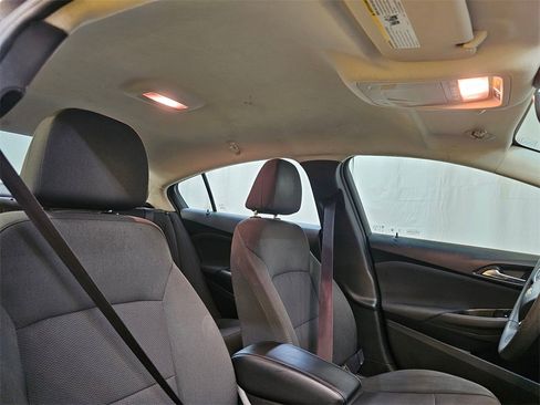 Used 2017 Chevrolet Cruze LT image 11