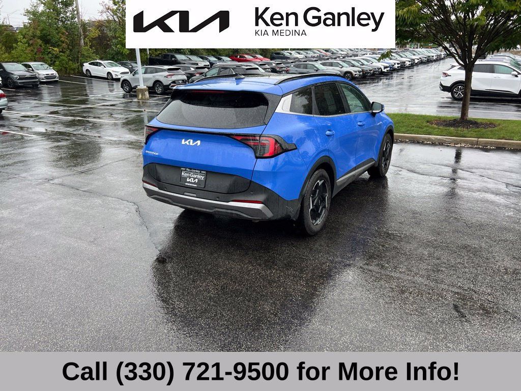 Certified 2026 Kia Sportage EX w/ EX Panorama Roof Package FWD image 11
