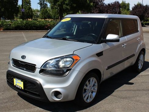 Used 2012 Kia Soul + FWD image 2
