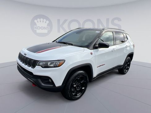Used 2023 Jeep Compass Trailhawk image 1