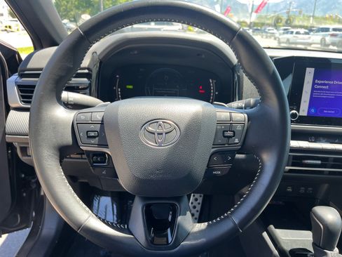 Used 2025 Toyota Camry SE FWD image 12