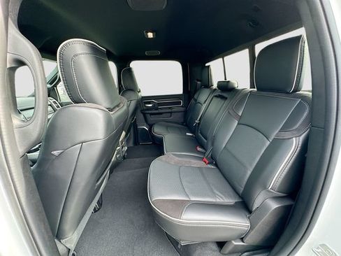 New 2026 RAM 2500 Laramie w/ Sport Appearance Package AWD/4WD image 18
