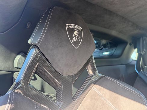 Used 2022 Lamborghini Huracan EVO image 86