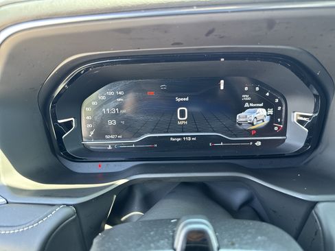Used 2023 GMC Yukon Denali Ultimate AWD/4WD image 15