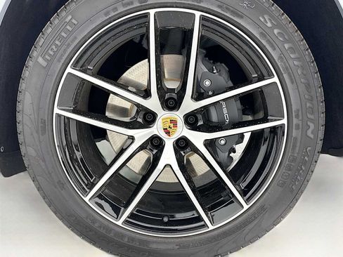 New 2026 Porsche Macan AWD/4WD image 32