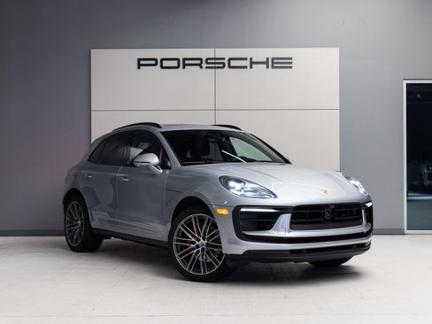 Certified 2024 Porsche Macan S AWD/4WD image 9