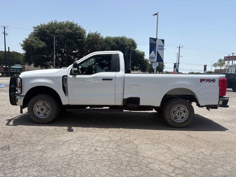 Used 2024 Ford F250 XL w/ FX4 Off-Road Package AWD/4WD image 4