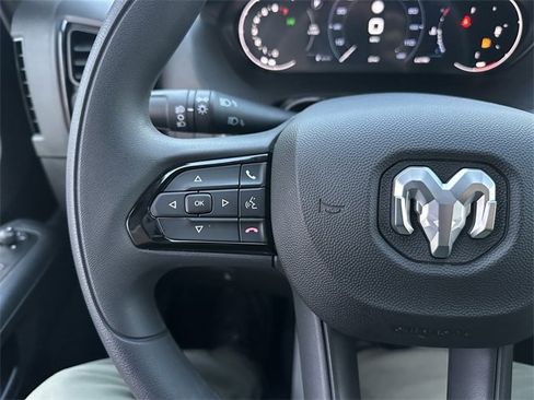 Used 2025 RAM ProMaster 2500 w/ Premium Convenience Group image 39