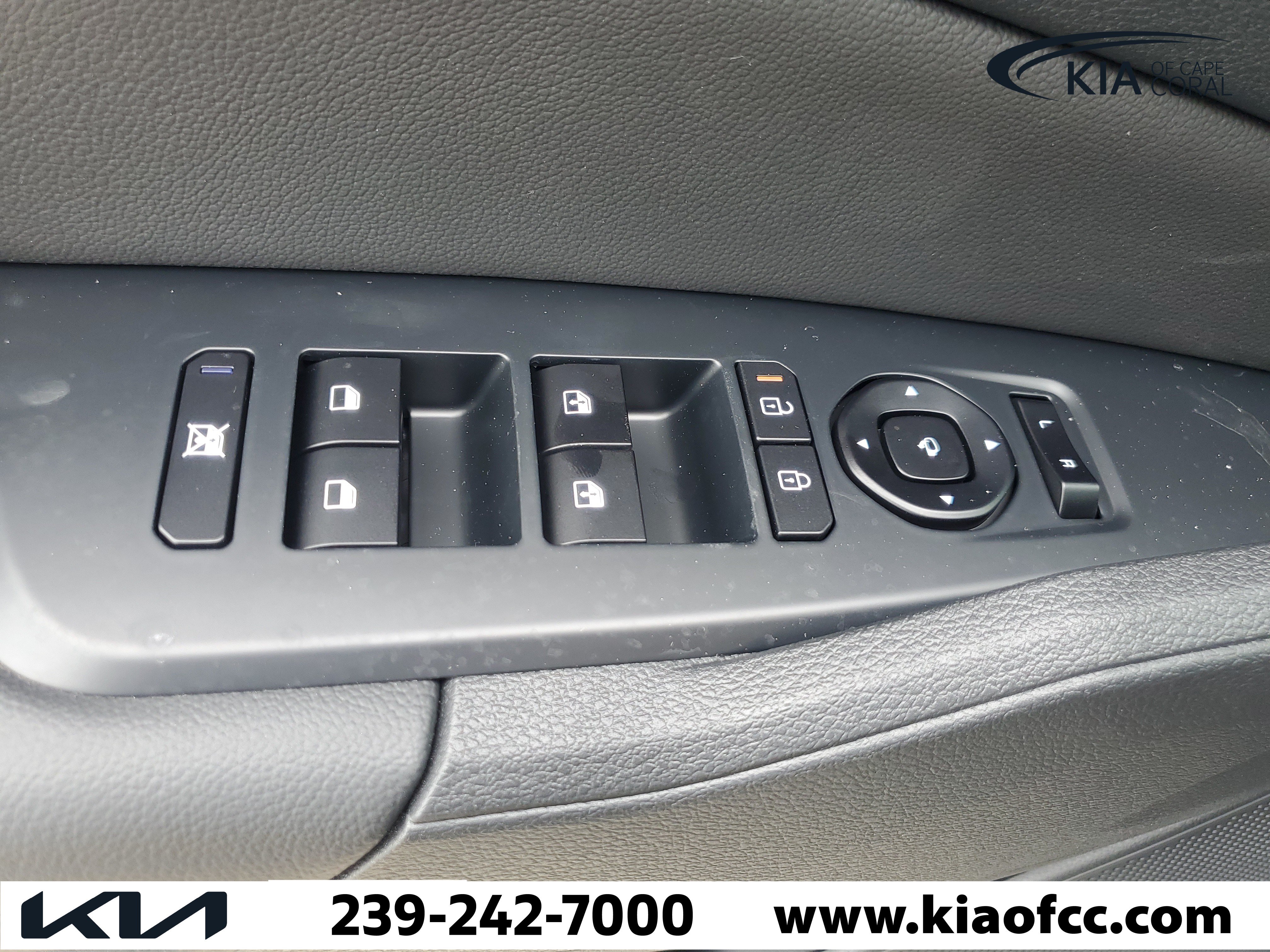 New 2026 Kia Sportage SX FWD image 19