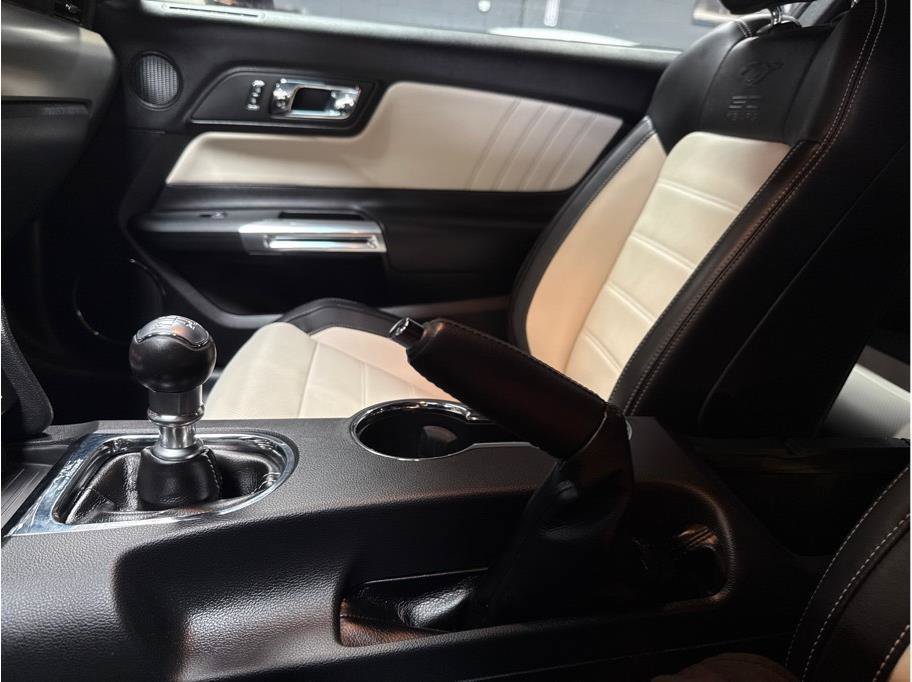 Used 2015 Ford Mustang 50 Years RWD image 26