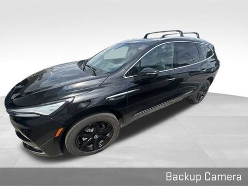 Used 2024 Buick Enclave Essence w/ Experience Buick Package FWD image 10