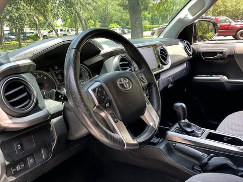 Used 2022 Toyota Tacoma SR5 AWD/4WD image 14
