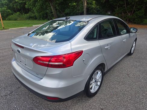 Used 2017 Ford Focus SE FWD image 11