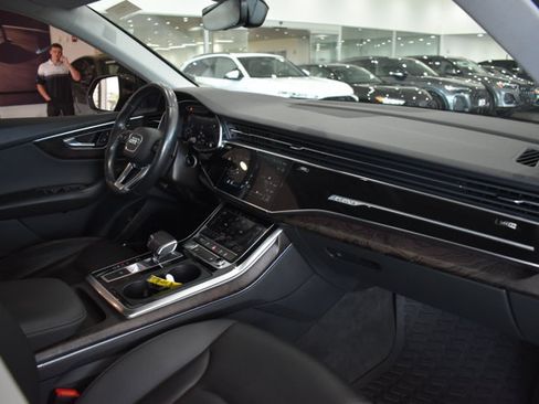 Used 2020 Audi Q8 Premium Plus w/ Premium Plus Package AWD/4WD image 28