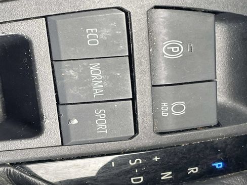Used 2022 Toyota RAV4 LE FWD image 24