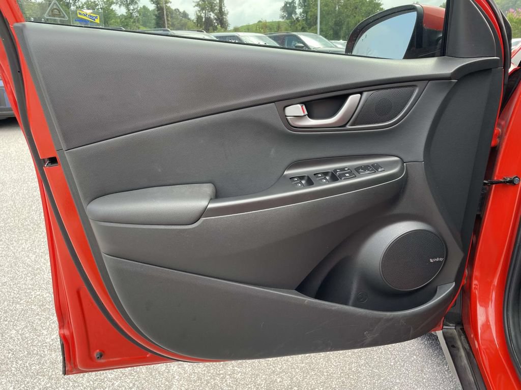 Used 2020 Hyundai Kona Limited FWD image 5