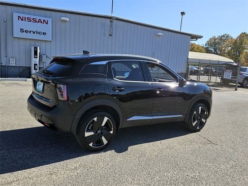 New 2026 Nissan Kicks SR image 12