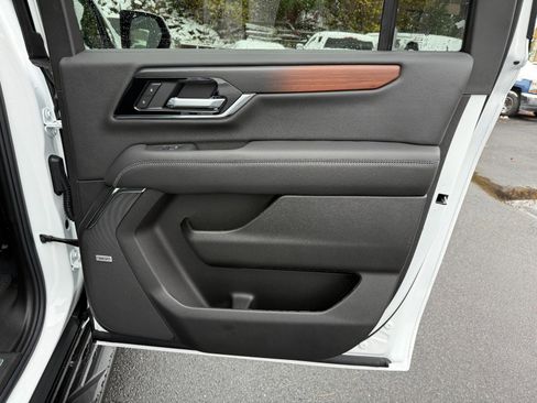 New 2026 GMC Yukon XL Denali image 23