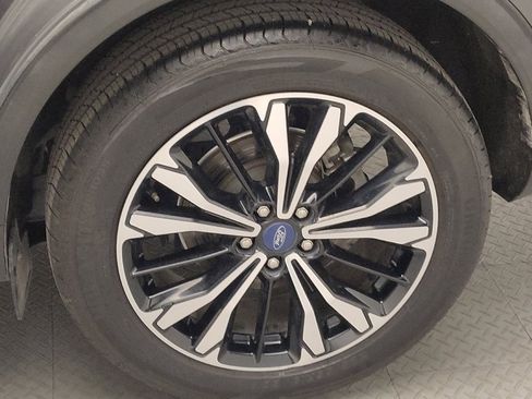 Used 2021 Ford Escape SE w/ SE Sport Appearance Package image 31