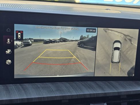 Used 2024 Kia Telluride SX w/ Towing Package FWD image 19