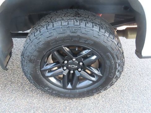 Used 2020 Chevrolet Silverado 1500 LT Trail Boss AWD/4WD image 15