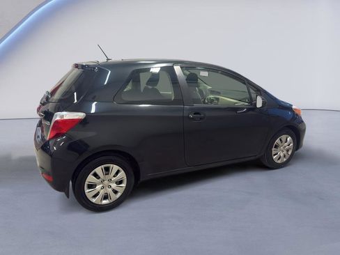 Used 2013 Toyota Yaris L image 6