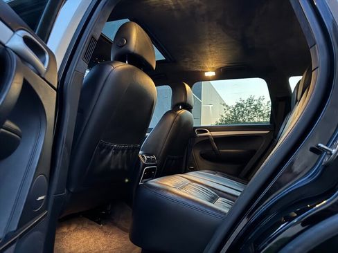 Used 2006 Porsche Cayenne Turbo image 18