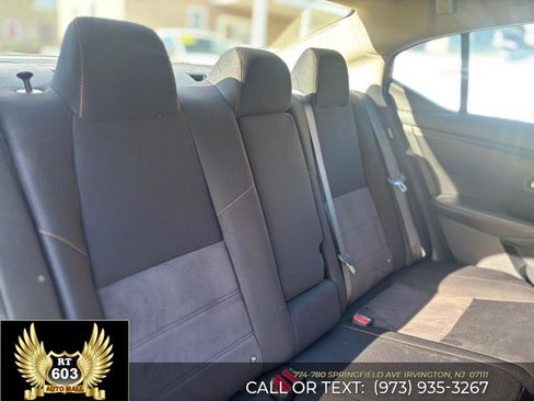 Used 2025 Nissan Sentra SR FWD image 9