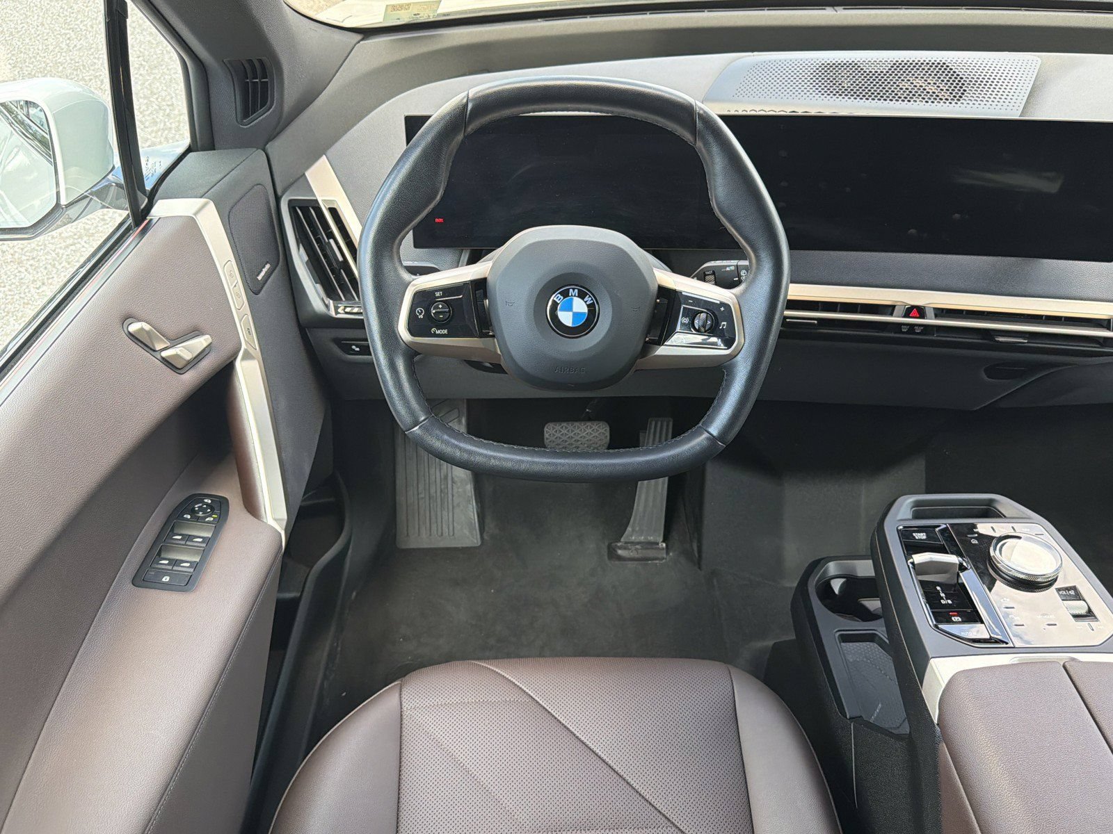Certified 2026 BMW iX xDrive45 w/ Premium Package AWD/4WD image 15