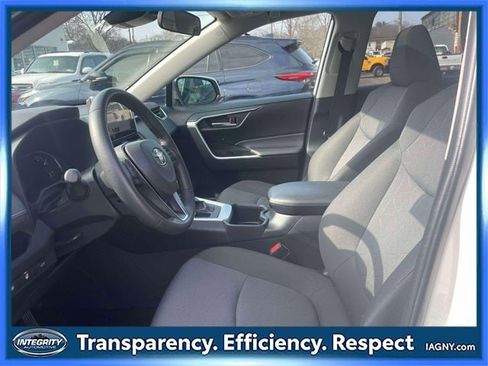 Used 2025 Toyota RAV4 XLE w/ Convenience Package image 15