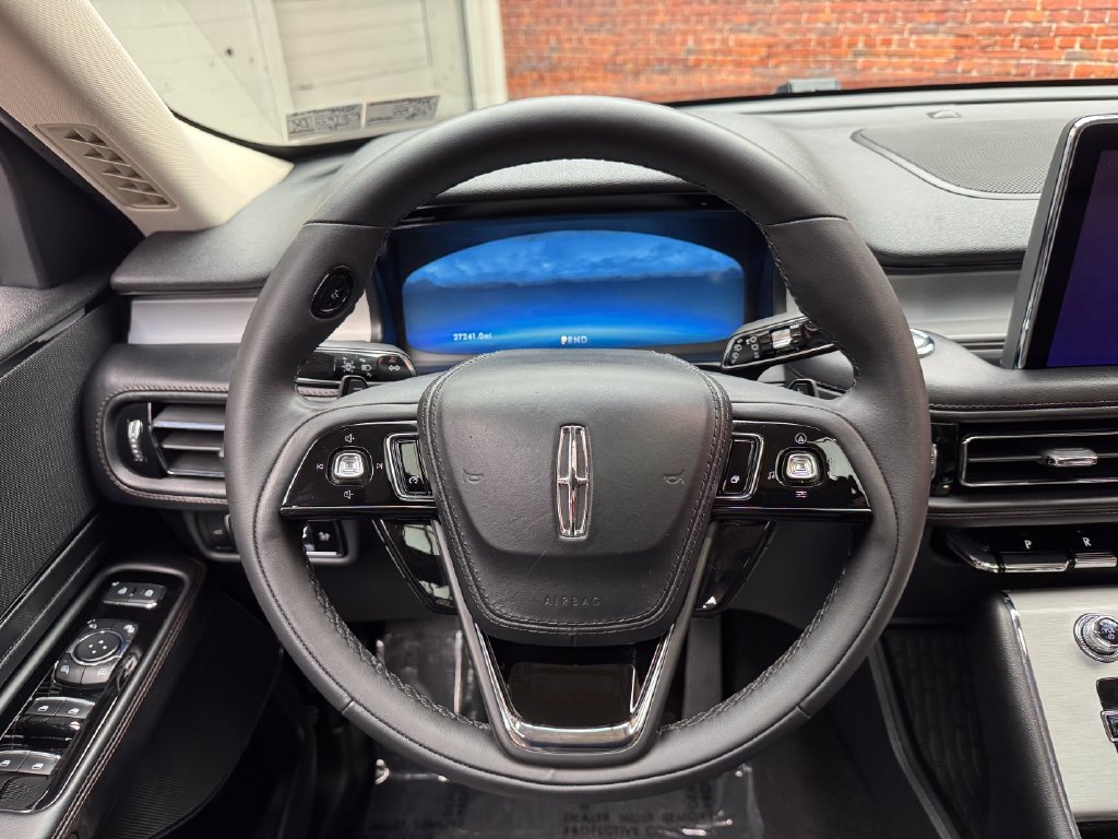 Used 2024 Lincoln Aviator AWD w/ Premium Package image 12