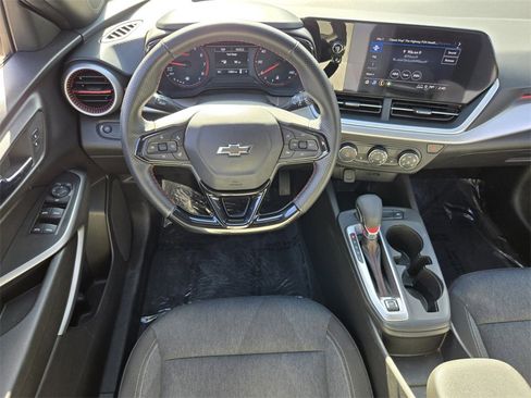 Used 2024 Chevrolet Trax RS w/ Driver Confidence Package image 12