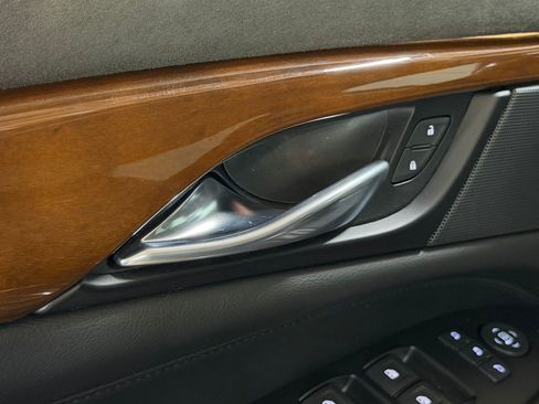 Used 2019 Cadillac Escalade Premium Luxury AWD/4WD image 29