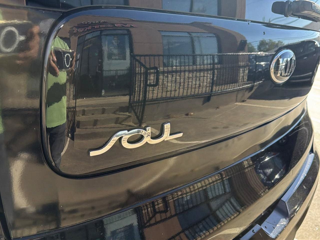 Used 2017 Kia Soul FWD image 37