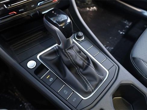 New 2025 Volkswagen Jetta SE image 16