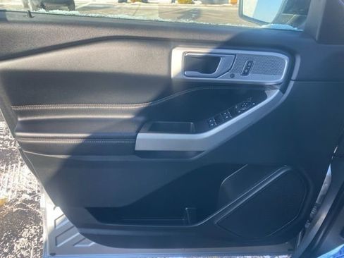 Used 2023 Ford Explorer Limited image 20