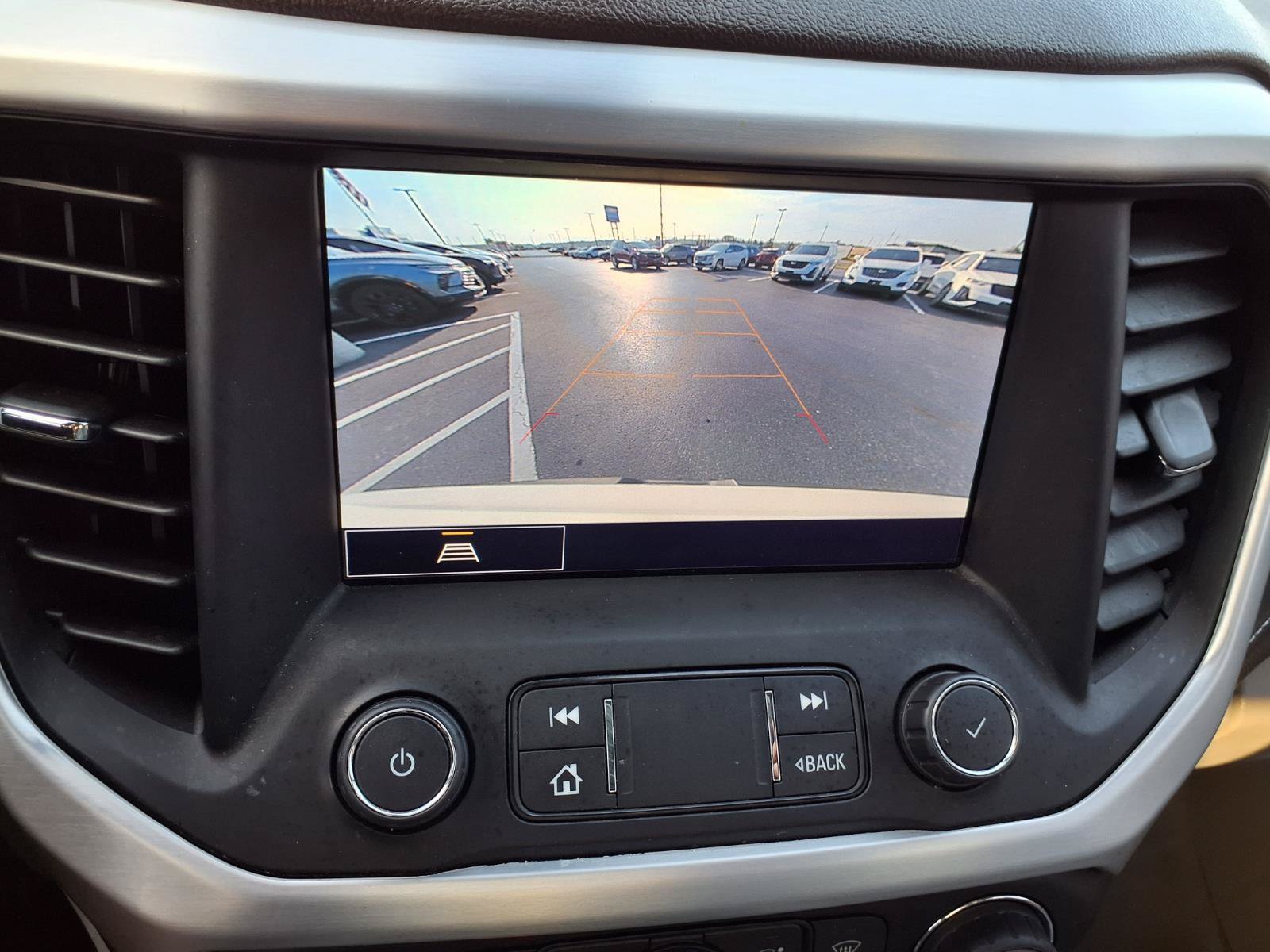 Used 2022 GMC Acadia SLT w/ Preferred Package FWD image 6