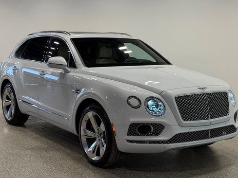 Used 2018 Bentley Bentayga Mulliner AWD/4WD image 25