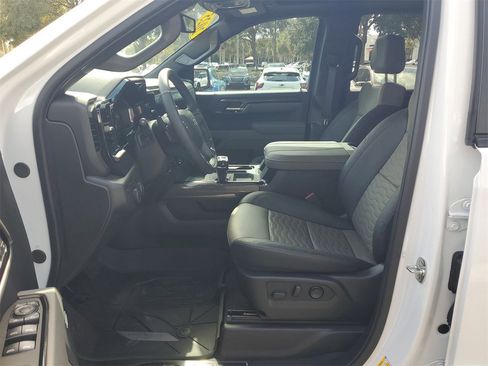 Used 2025 Chevrolet Silverado 1500 ZR2 image 16
