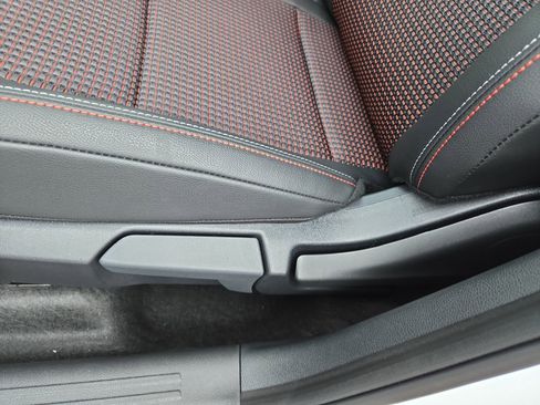 New 2025 Nissan Kicks SR FWD image 26