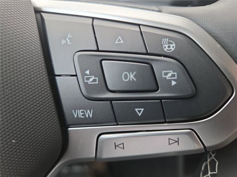 New 2025 Volkswagen Taos SEL image 17