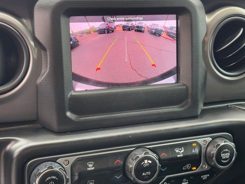 Used 2022 Jeep Wrangler Unlimited Sport image 24