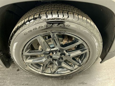 Used 2021 Chevrolet Traverse LT w/ LPO, Blackout Package image 8